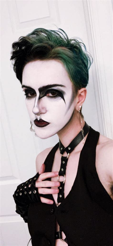 goth makeup men|Mens Gothic Makeup .